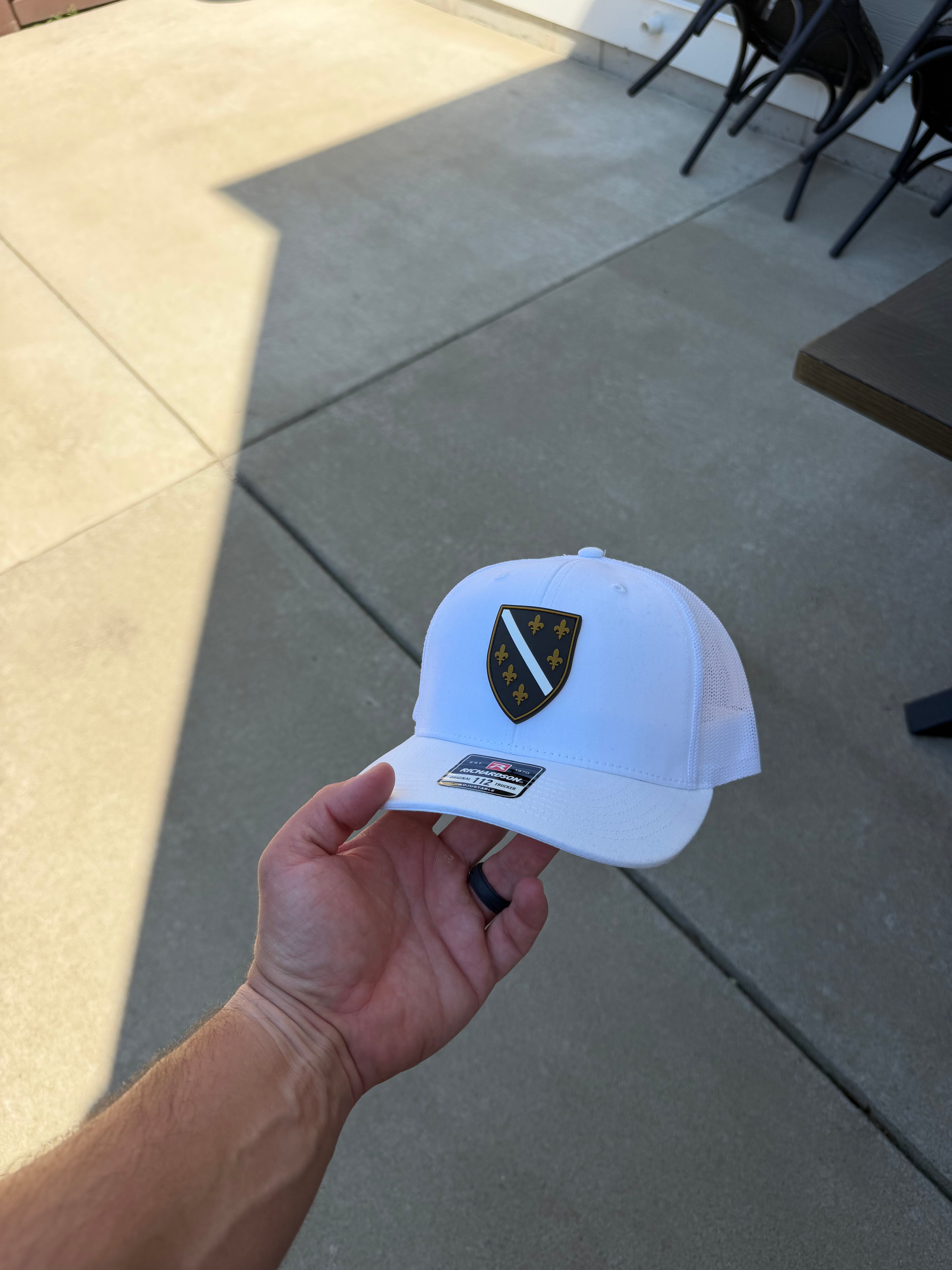 Black Edition Ljiljan Shield Richardson 112 Trucker Hat