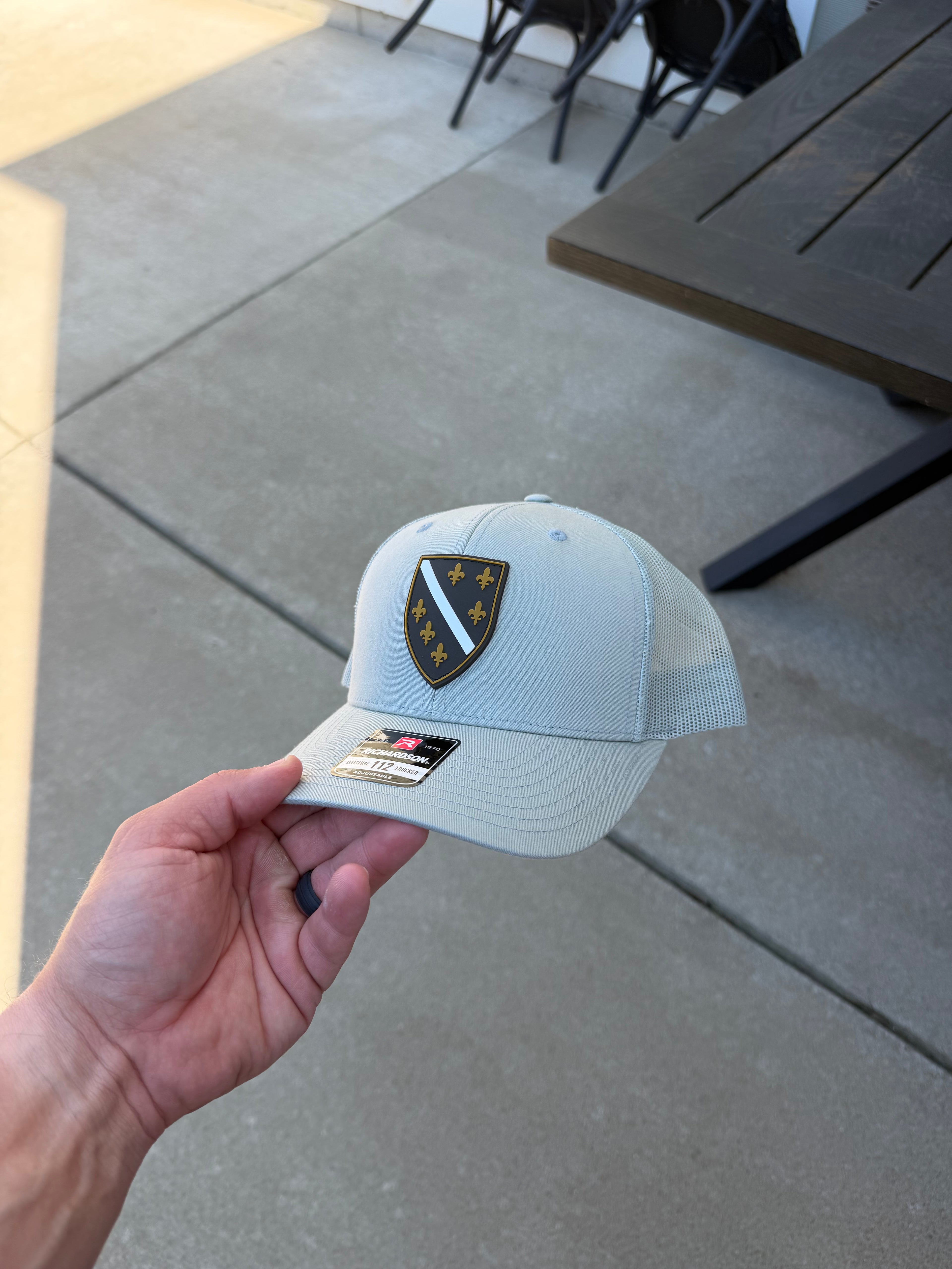 Black Edition Ljiljan Shield Richardson 112 Trucker Hat