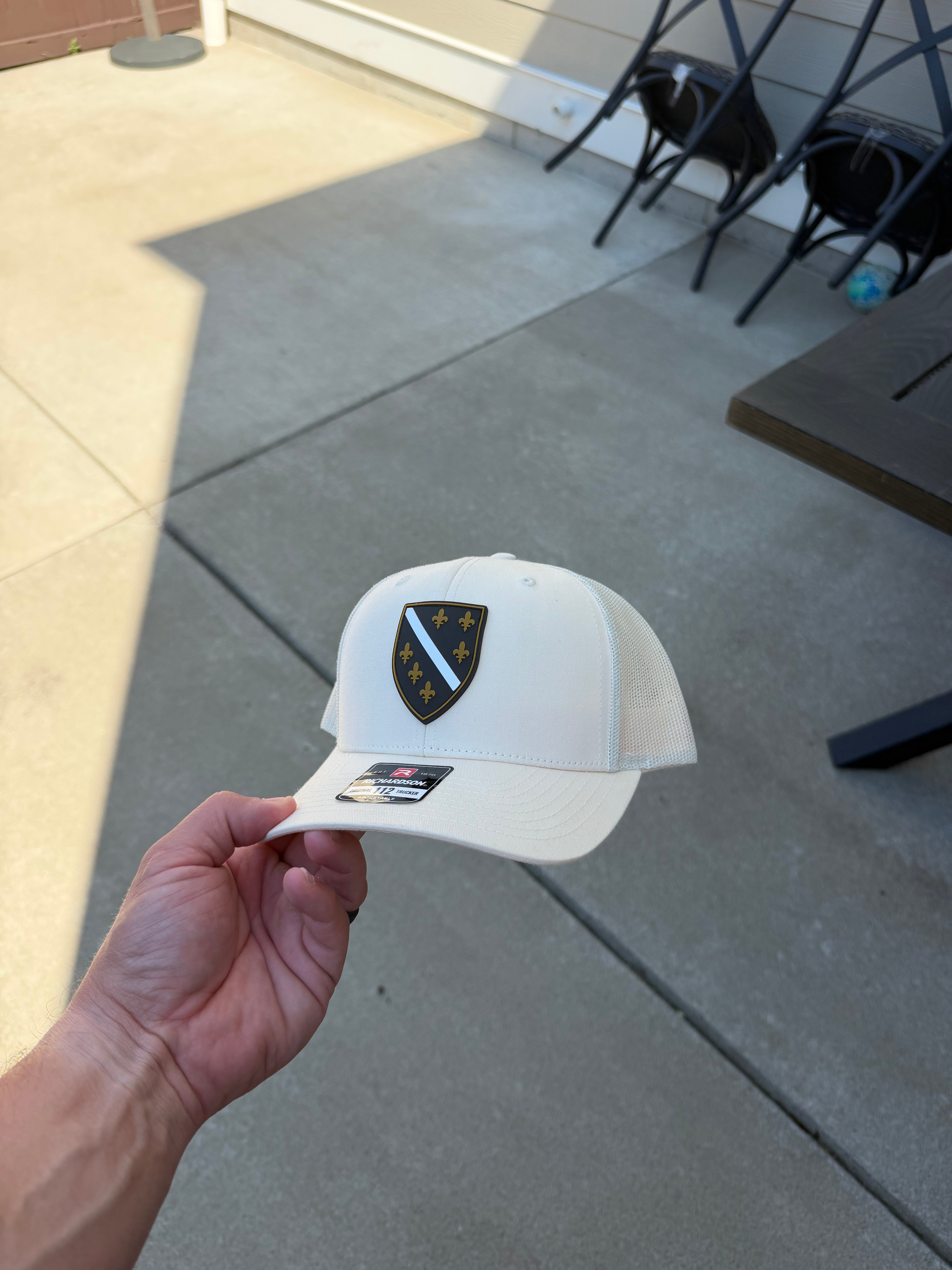 Black Edition Ljiljan Shield Richardson 112 Trucker Hat