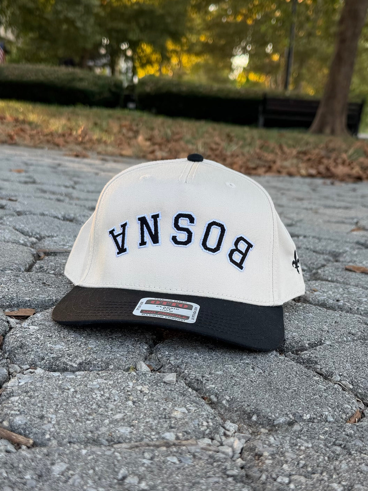 Bosna Upside Down 5-Panel-Cap schwarze Stickerei | Ljiljan